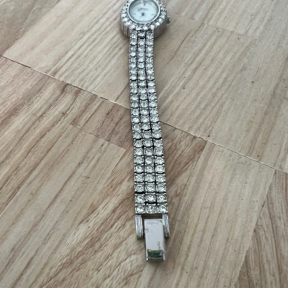 Suzanne somers rhinestone cocktail bracelet dress watch NEW BATTERY